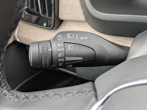 New 2026 Volvo XC90 B6 Plus w/ Protection Package Premier image 36