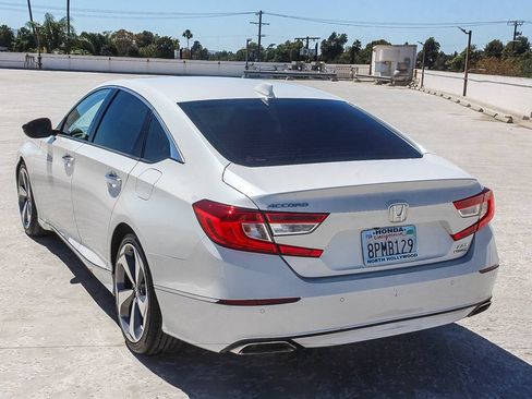 Used 2020 Honda Accord Touring image 4