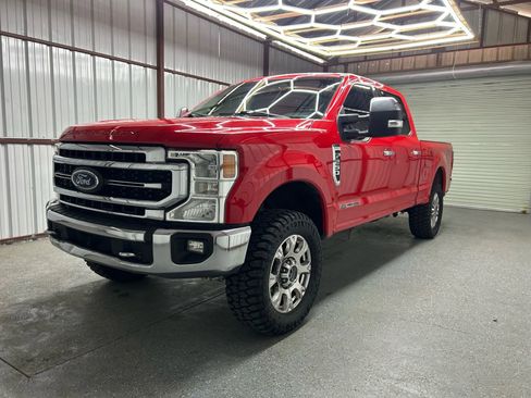 Used 2020 Ford F250 Lariat w/ Chrome Package image 3