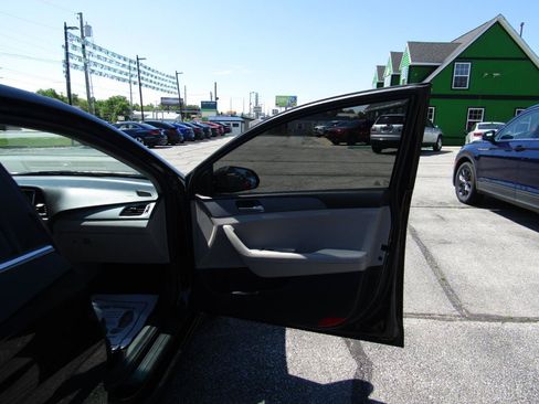 Used 2018 Hyundai Sonata SE FWD image 22