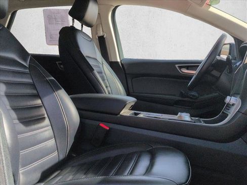 Used 2024 Ford Edge SEL image 19