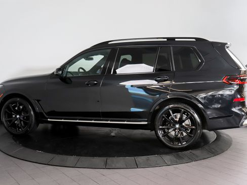 Used 2024 BMW X7 xDrive40i w/ Executive Package AWD/4WD image 3