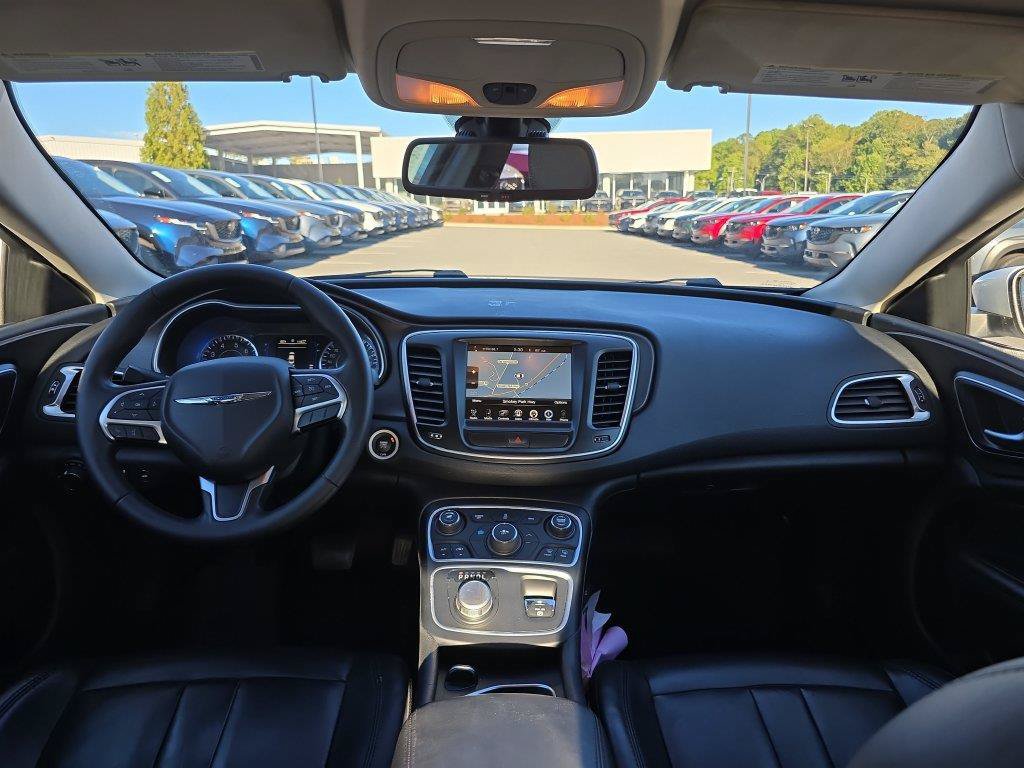 Used 2017 Chrysler 200 Limited Platinum FWD image 17