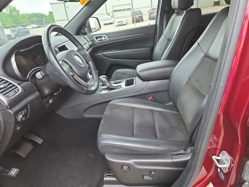 Used 2021 Jeep Grand Cherokee Laredo X RWD image 5