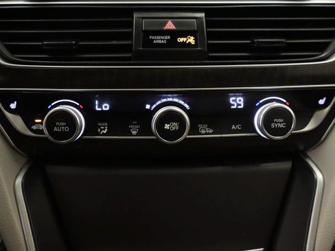 Used 2018 Honda Accord EX-L image 11