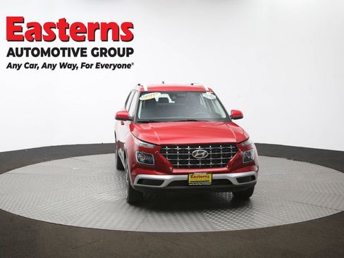 Used 2022 Hyundai Venue Limited image 51