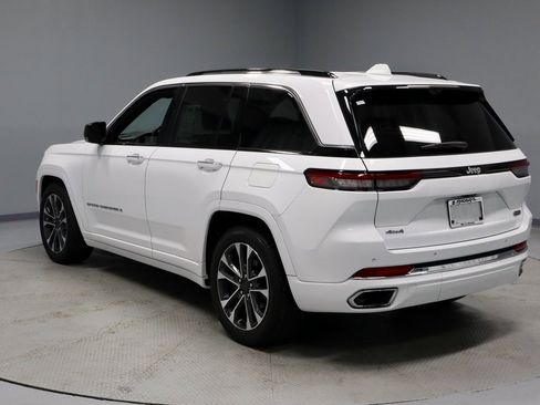 Used 2022 Jeep Grand Cherokee Overland w/ Luxury Tech Group IV image 11