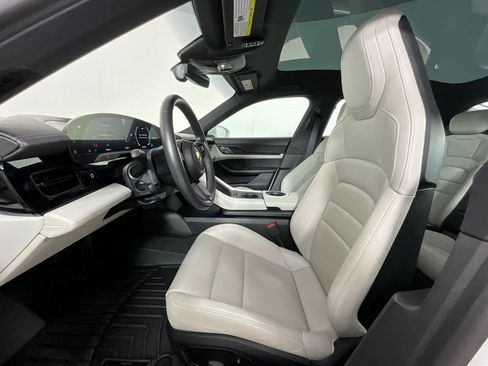 Used 2020 Porsche Taycan 4S image 16