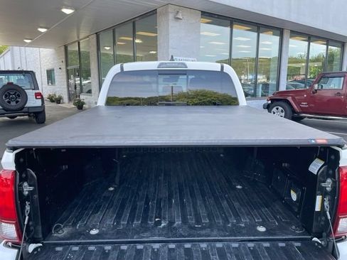 Used 2021 Toyota Tacoma SR5 w/ Trail Edition AWD/4WD image 30