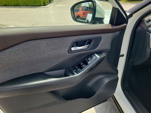 Certified 2023 Nissan Rogue SV FWD image 23