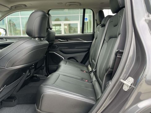 Used 2023 Jeep Grand Cherokee 4WD 4xe image 10