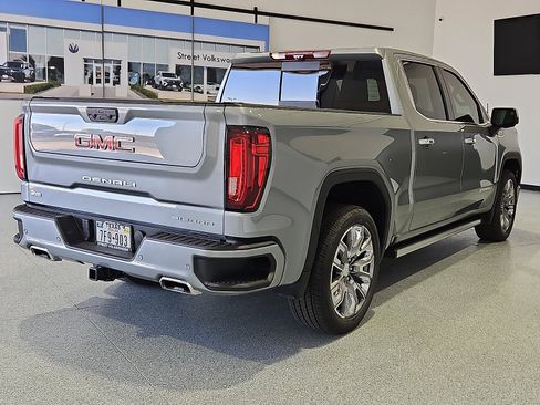 Used 2025 GMC Sierra 1500 Denali w/ Denali Reserve Package AWD/4WD image 3