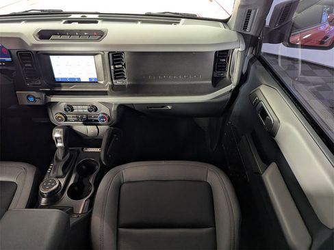 Used 2023 Ford Bronco Big Bend w/ Sasquatch Package image 16