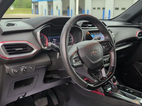 Used 2023 Chevrolet TrailBlazer RS w/ Sun and Liftgate Package FWD image 18