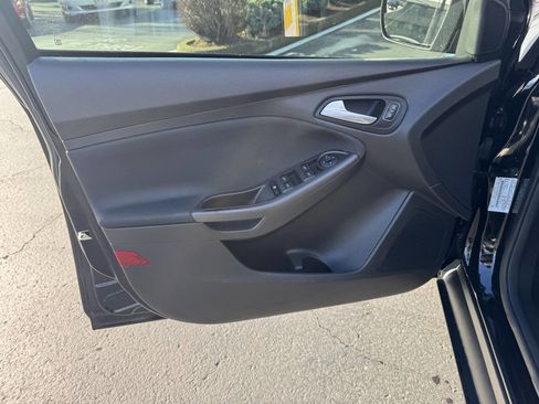 Used 2018 Ford Focus SEL image 18