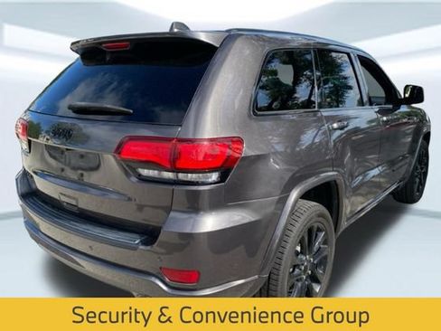 Used 2019 Jeep Grand Cherokee Altitude AWD/4WD image 6