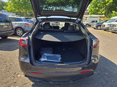 Used 2025 Tesla Model Y Long Range AWD/4WD image 6