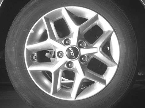 Used 2025 Kia Soul LX w/ LX Technology Package image 12