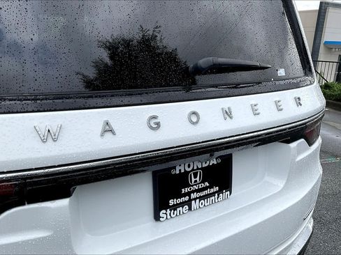 Used 2023 Jeep Wagoneer Series III w/ Convenience Group I AWD/4WD image 57