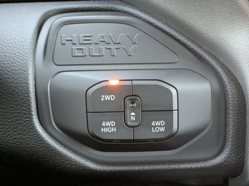New 2026 RAM 2500 Laramie AWD/4WD image 33