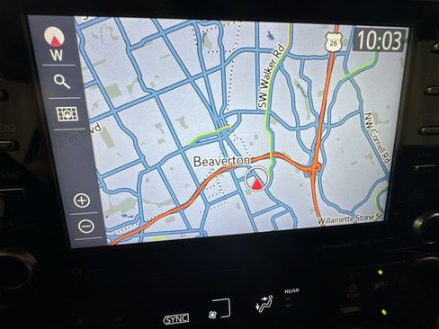 Used 2021 Toyota Highlander XLE image 24