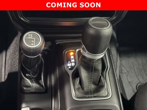 Used 2021 Jeep Gladiator Sport AWD/4WD image 19