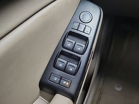 Used 2018 GMC Yukon SLT w/ Open Road Package image 28