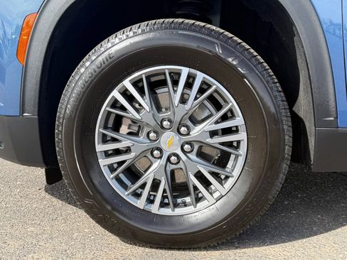 Used 2024 Chevrolet Traverse LT w/ LPO, Floor Liner Package image 9