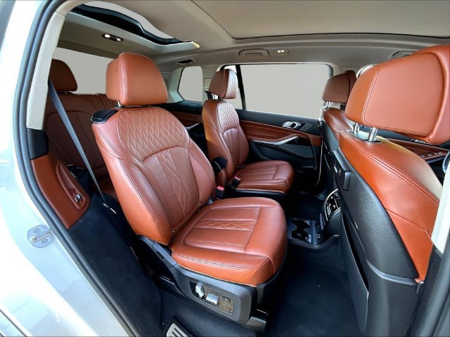 Used 2020 BMW X7 xDrive40i w/ Cold Weather Package AWD/4WD image 26