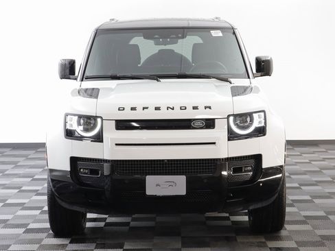 Used 2025 Land Rover Defender 110 X-Dynamic SE image 22