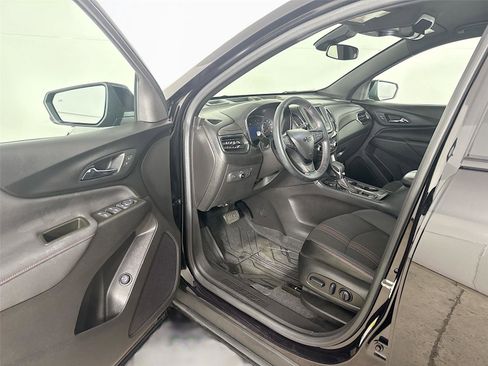 Used 2024 Chevrolet Equinox RS image 3