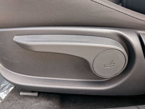 Used 2026 Hyundai Elantra SEL FWD image 16