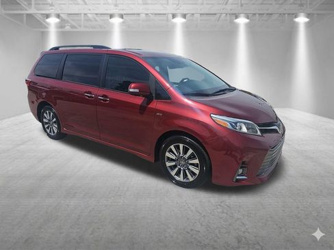 Used 2020 Toyota Sienna Limited Premium image 7