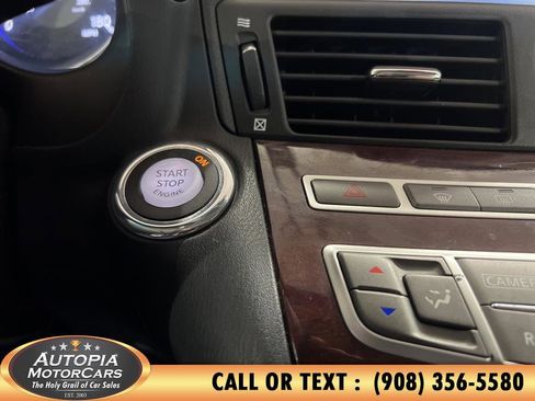 Used 2017 INFINITI Q70 3.7 image 39