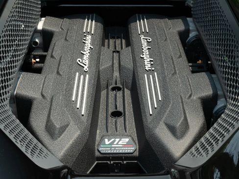Used 2024 Lamborghini Revuelto AWD/4WD image 53