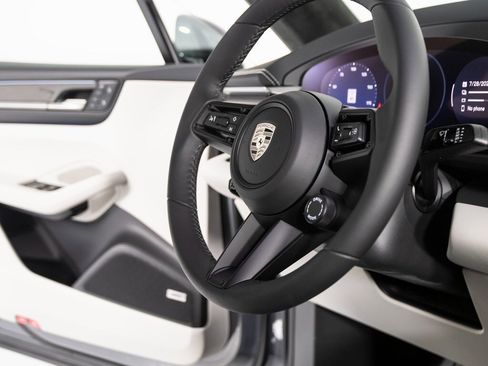 New 2025 Porsche Macan Turbo Electric image 40