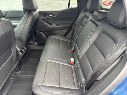 New 2026 Chevrolet Equinox LT w/ Convenience Package II AWD/4WD image 5