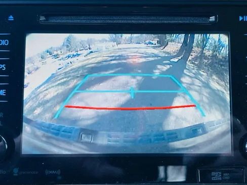 Used 2018 Toyota Tacoma SR5 AWD/4WD image 16