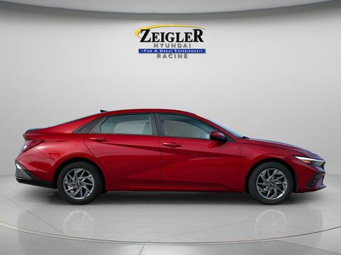 Certified 2024 Hyundai Elantra SEL FWD image 8