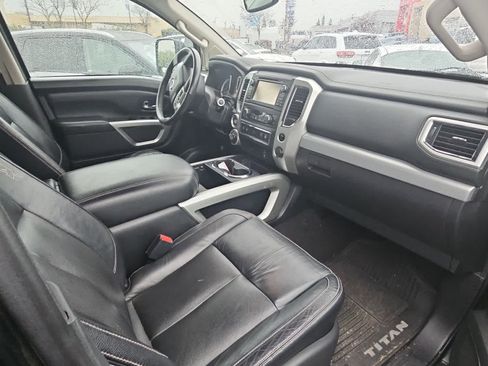 Used 2017 Nissan Titan PRO-4X w/ Pro-4x Convenience Package image 14