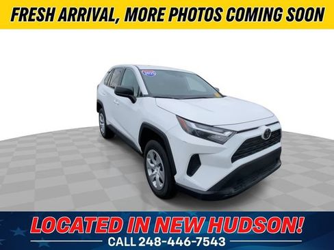 Used 2025 Toyota RAV4 LE FWD image 4