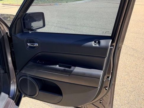 Used 2015 Jeep Patriot Sport AWD/4WD image 23