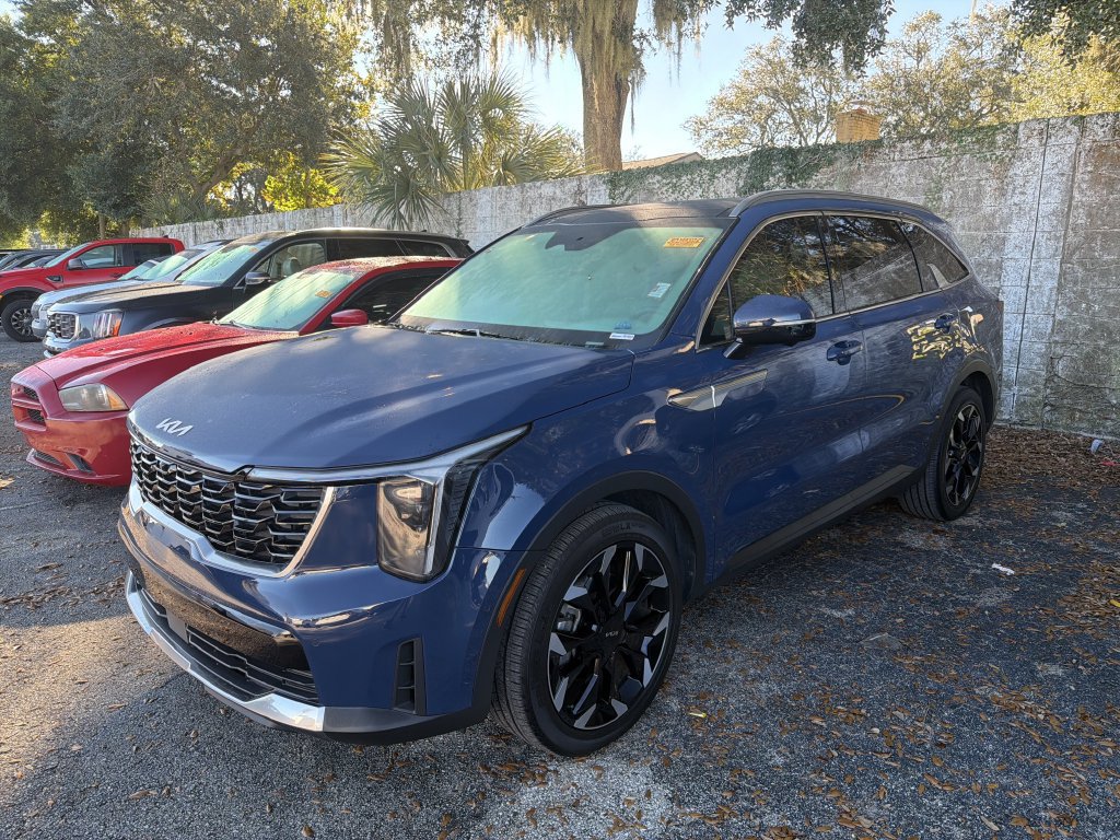 Certified 2024 Kia Sorento SX FWD image 3