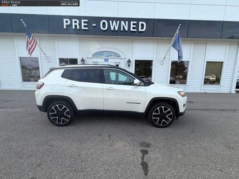 Used 2019 Jeep Compass Limited w/ Safety & Security Group AWD/4WD image 4