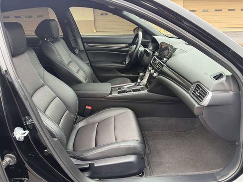 Used 2022 Honda Accord Sport image 18