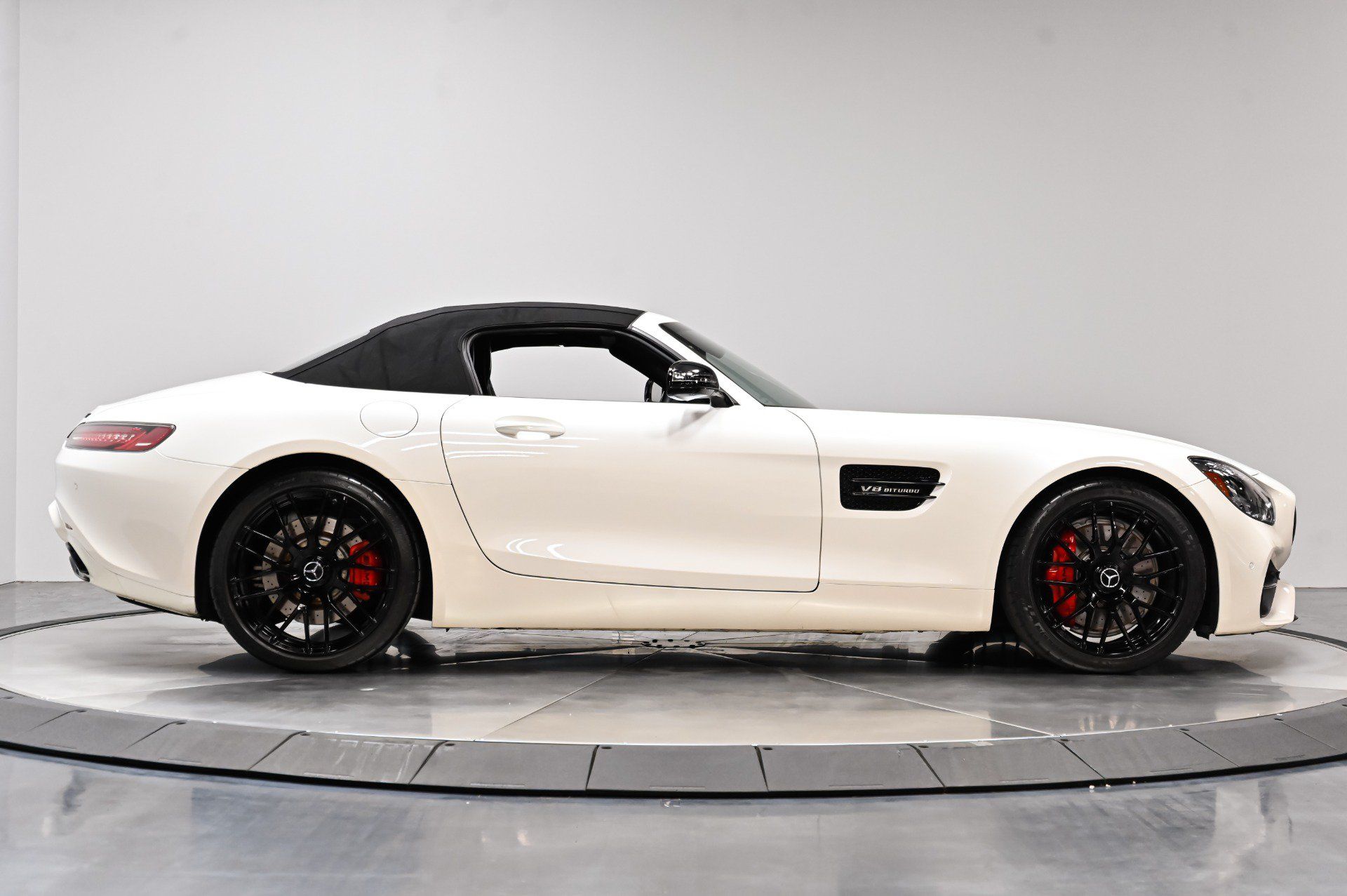 Used 2018 Mercedes-Benz AMG GT Roadster image 28