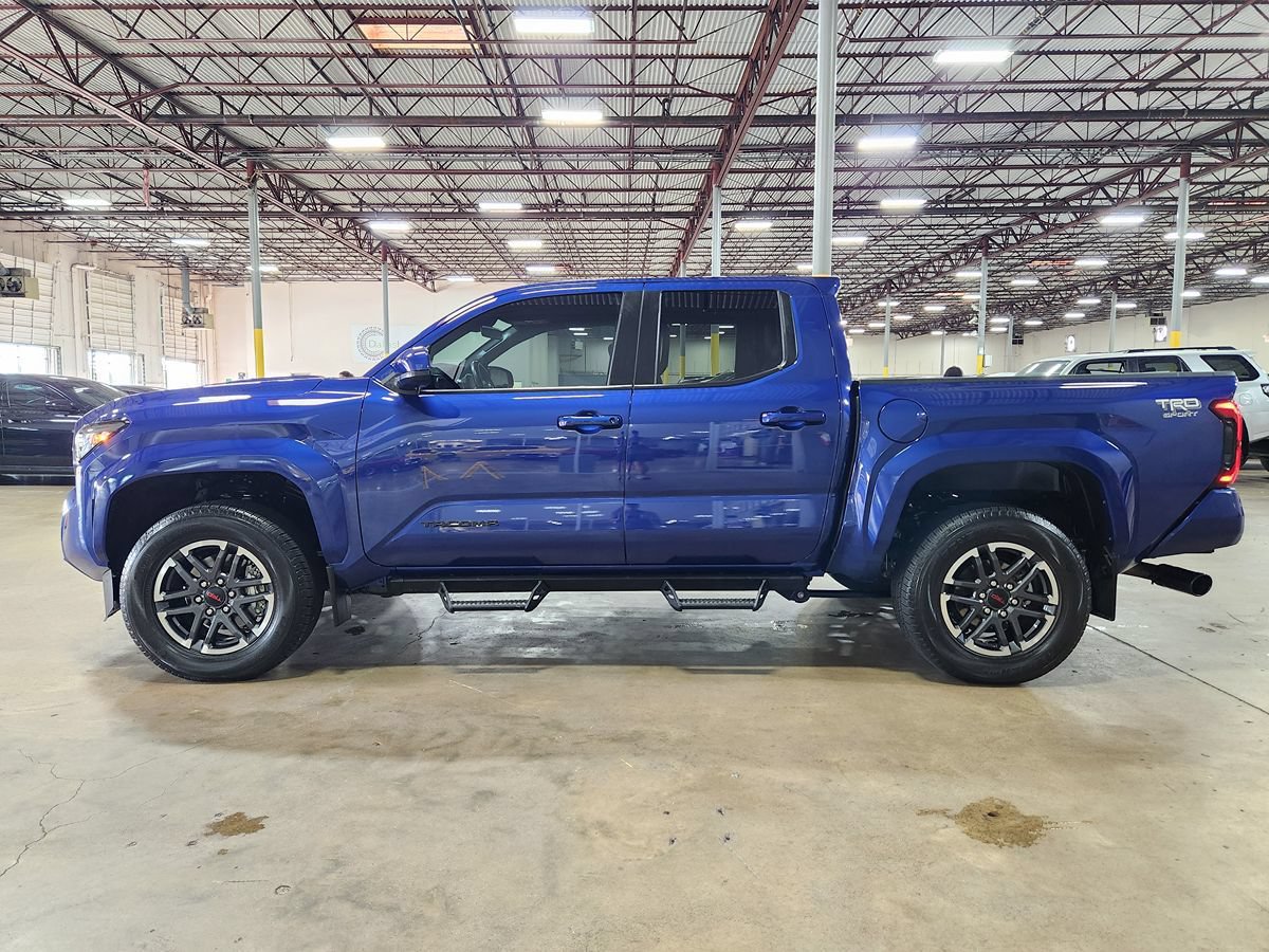 Used 2024 Toyota Tacoma TRD Sport AWD/4WD image 7