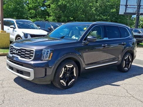 Certified 2025 Kia Telluride S AWD/4WD image 3