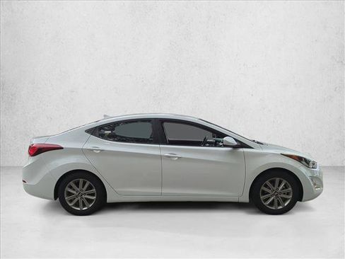 Used 2015 Hyundai Elantra SE w/ Option Group 02 FWD image 4