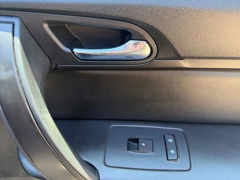 Used 2017 Chevrolet Traverse LT w/ Style and Technology Package AWD/4WD image 18